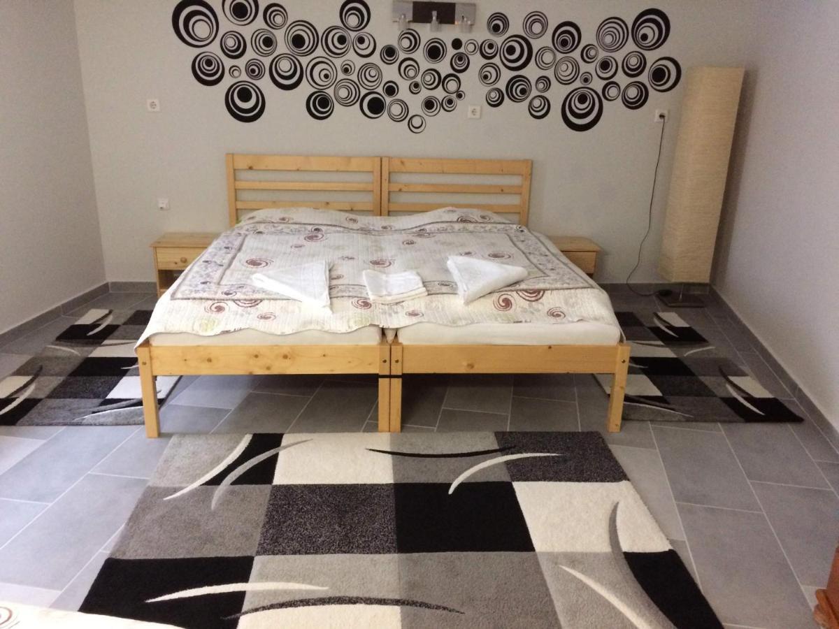 Apartamento Rigó Lak Miskolc Exterior foto
